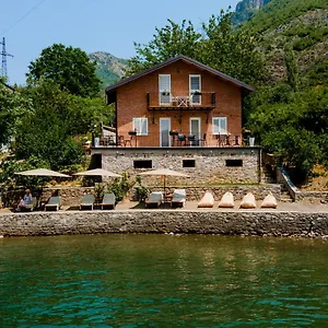  Guest house Borealis Albania